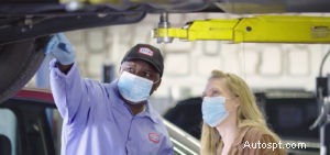 4 questions essentielles à poser à votre mécanicien pour des réparations automobiles économiques 