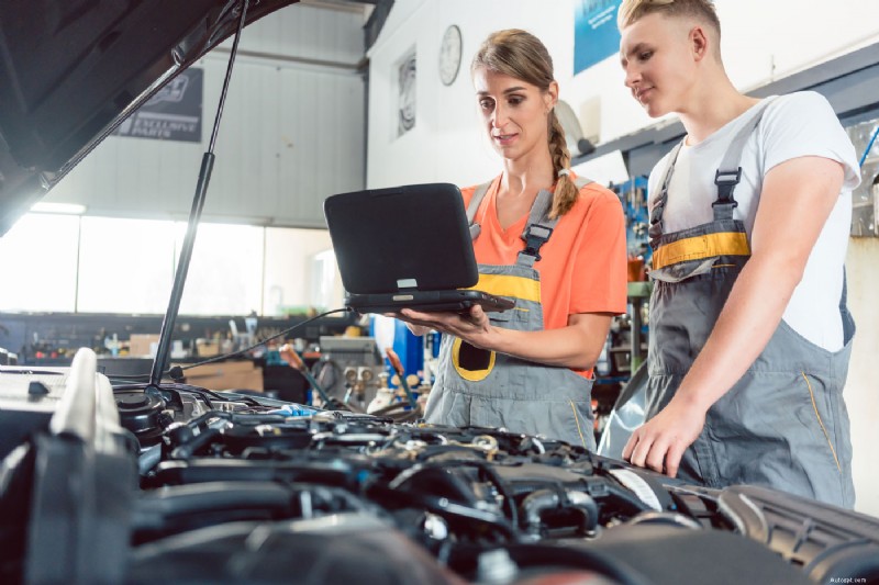 5 compétences automobiles essentielles que les adolescents doivent maîtriser 