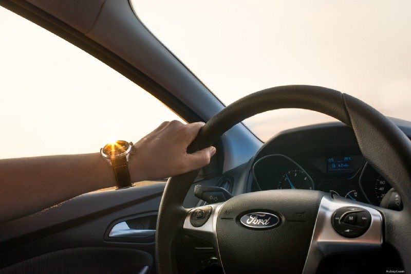 5 compétences automobiles essentielles que les adolescents doivent maîtriser 