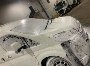 Comment éliminer efficacement la sève des arbres de votre voiture en 4 étapes simples 