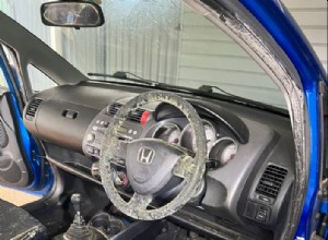 Éliminez les odeurs de cigarette dans votre voiture grâce à la technologie Ozone 