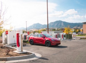 Consumer Reports révèle que les réseaux de recharge Tesla et Rivian posent beaucoup moins de problèmes que leurs concurrents 
