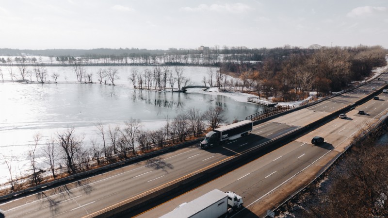 Torc Robotics lance des essais sur route publique pour des camions autonomes dans le Michigan 