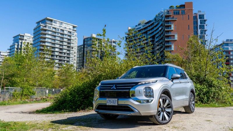 Essai du Mitsubishi Outlander 2026 :VUS moelleux et pratique à trois rangées pour les familles urbaines 