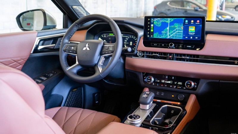 Essai du Mitsubishi Outlander 2026 :VUS moelleux et pratique à trois rangées pour les familles urbaines 