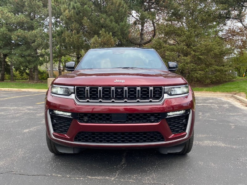 Essai du Jeep Grand Cherokee Summit 2026 :puissance, confort et performances hors route 