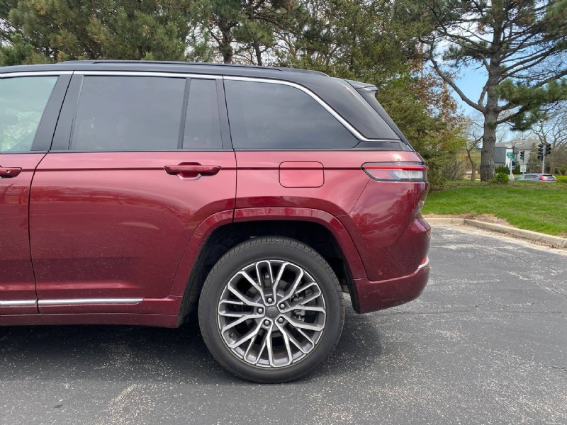Essai du Jeep Grand Cherokee Summit 2026 :puissance, confort et performances hors route 