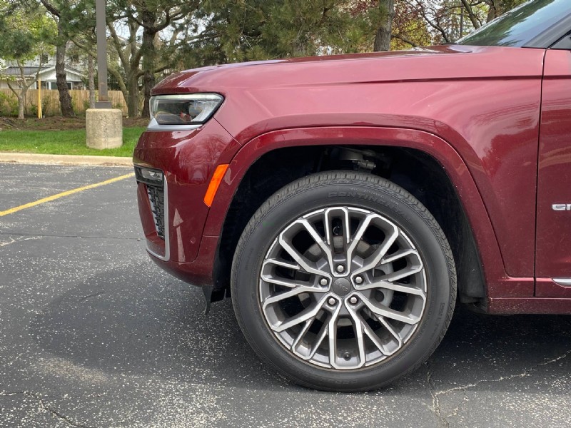 Essai du Jeep Grand Cherokee Summit 2026 :puissance, confort et performances hors route 