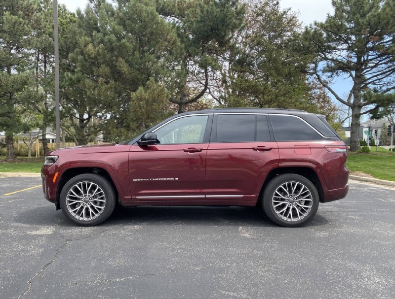 Essai du Jeep Grand Cherokee Summit 2026 :puissance, confort et performances hors route 