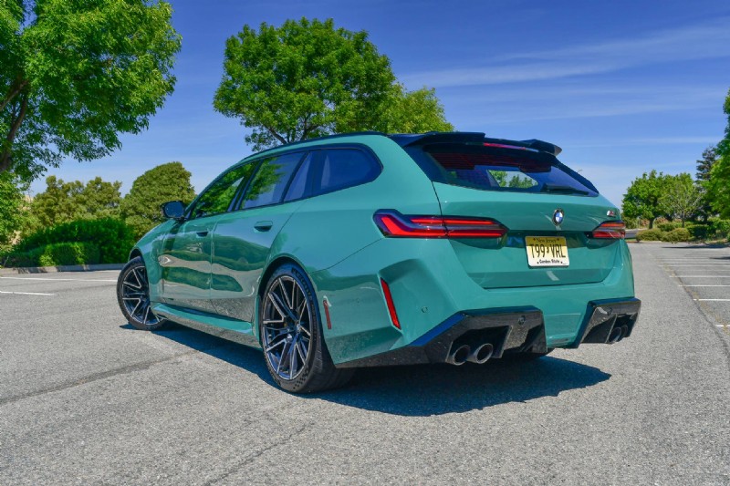 BMW M5 Touring PHEV 2025 :une semaine de performances réelles examinées 