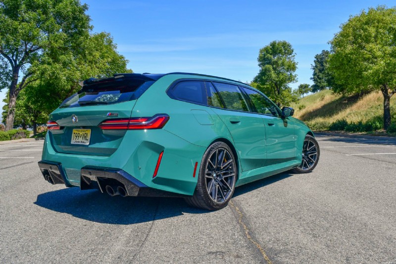 BMW M5 Touring PHEV 2025 :une semaine de performances réelles examinées 