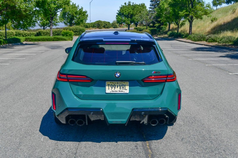 BMW M5 Touring PHEV 2025 :une semaine de performances réelles examinées 