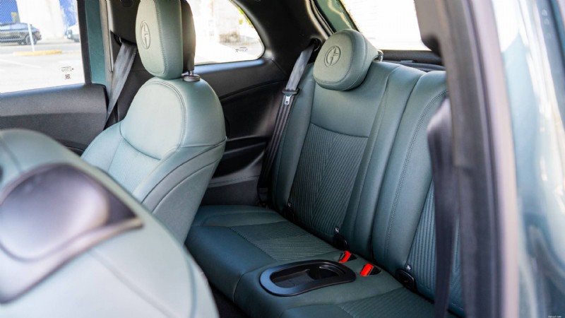 Examen de la Fiat 500e Giorgio Armani 2025 :pourquoi ce véhicule électrique urbain avant-gardiste se démarque 