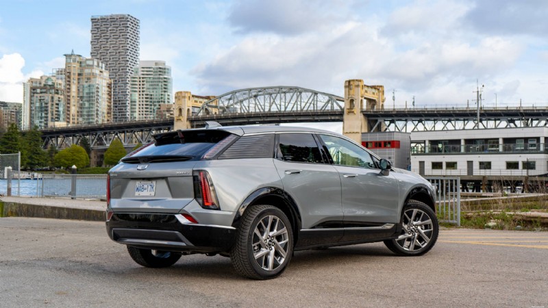 Essai du Cadillac Optiq 2026 :un véhicule électrique compact de luxe qui offre style, confort et technologie de pointe 