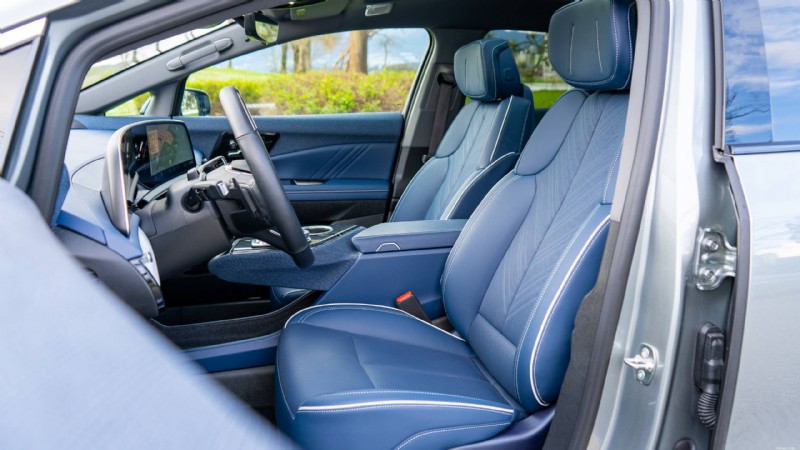 Essai du Cadillac Optiq 2026 :un véhicule électrique compact de luxe qui offre style, confort et technologie de pointe 