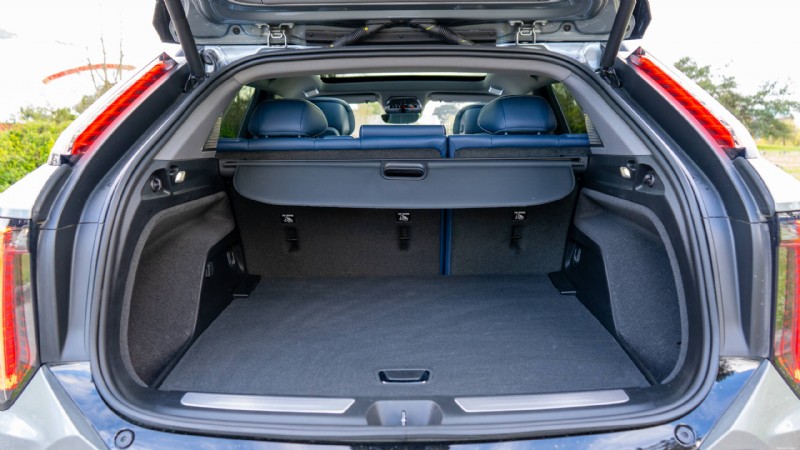 Essai du Cadillac Optiq 2026 :un véhicule électrique compact de luxe qui offre style, confort et technologie de pointe 
