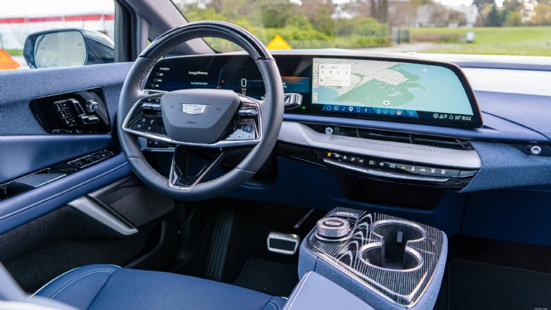 Essai du Cadillac Optiq 2026 :un véhicule électrique compact de luxe qui offre style, confort et technologie de pointe 