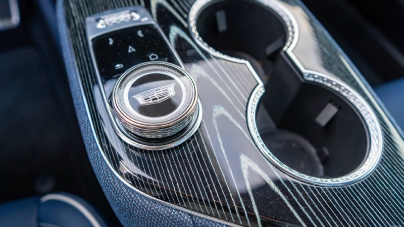 Essai du Cadillac Optiq 2026 :un véhicule électrique compact de luxe qui offre style, confort et technologie de pointe 
