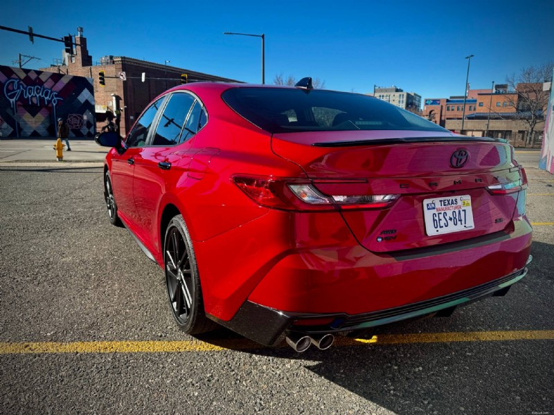 Toyota Camry Nightshade 2026 :la berline familiale haut de gamme 
