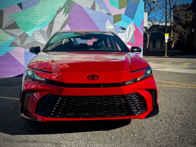 Toyota Camry Nightshade 2026 :la berline familiale haut de gamme 