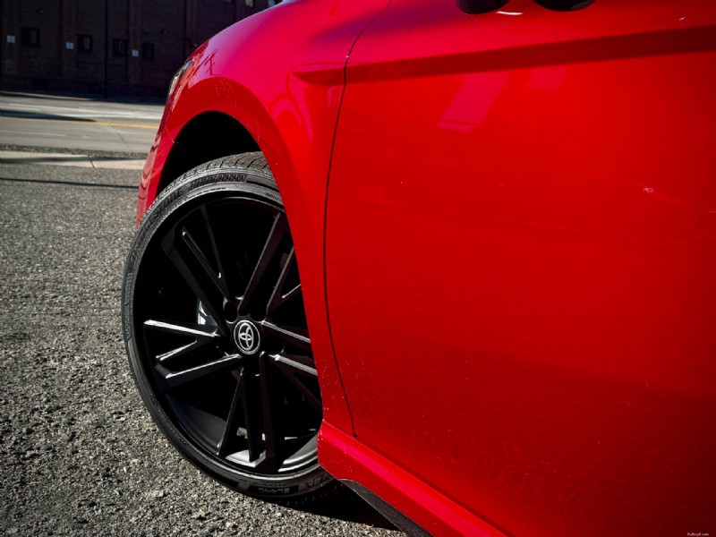 Toyota Camry Nightshade 2026 :la berline familiale haut de gamme 
