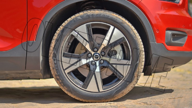 Volvo XC40 Recharge Standard 2022 – Aperçu extérieur 