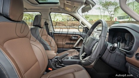 Mahindra Scorpio‑N 2022 Z8L Essence MT :6 vitesses, intérieur 6 places - Spécifications complètes et points forts 