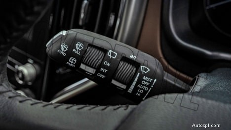 Mahindra Scorpio‑N 2022 Z8L Essence MT :6 vitesses, intérieur 6 places - Spécifications complètes et points forts 