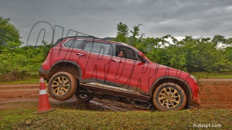 Mahindra Scorpio-N 2022 Z8L Essence – Manuelle 6 vitesses, Extérieur élégant 