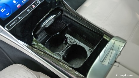 Intérieur de la Mercedes‑Benz Classe C C200 2022 – Luxe, confort et design de pointe 