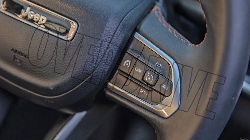 À l’intérieur du Jeep Meridian Limited 2022 :caractéristiques de luxe et confort 