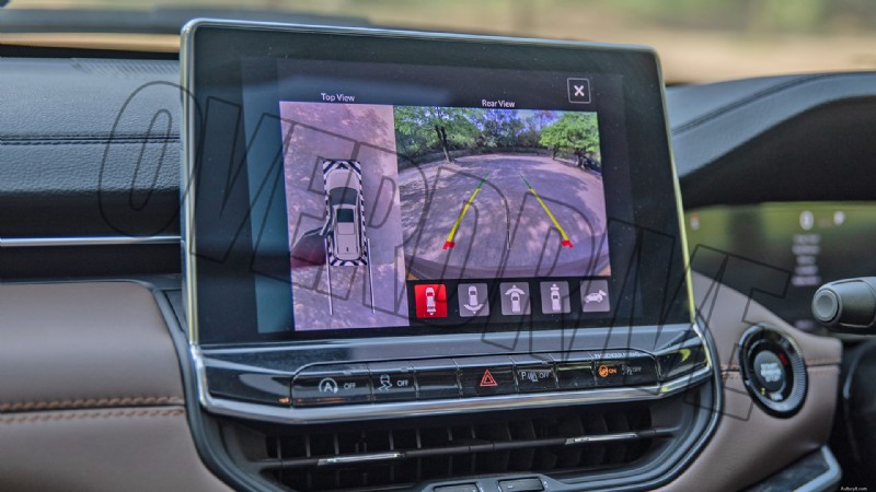 À l’intérieur du Jeep Meridian Limited 2022 :caractéristiques de luxe et confort 