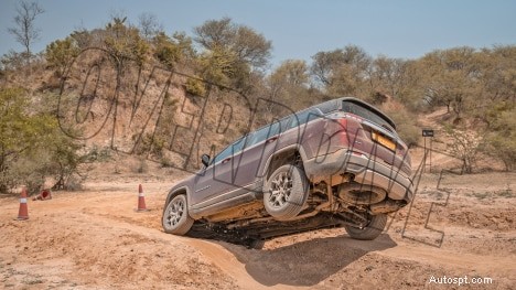 Découvrez l’extérieur du Jeep Meridian 2022 Limited – Design haut de gamme et performances robustes 