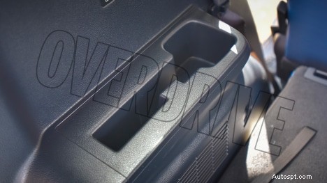 Kia Carens Luxury Plus 2022 – 7 places, moteur de 1,5 L, intérieur automatique à 6 vitesses 