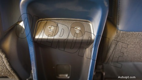 Kia Carens Luxury Plus 2022 – 7 places, moteur de 1,5 L, intérieur automatique à 6 vitesses 