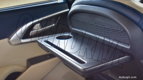 Kia Carens Luxury Plus 2022 – 7 places, moteur de 1,5 L, intérieur automatique à 6 vitesses 