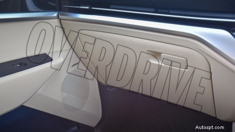 Kia Carens Luxury Plus 2022 – 7 places, moteur de 1,5 L, intérieur automatique à 6 vitesses 