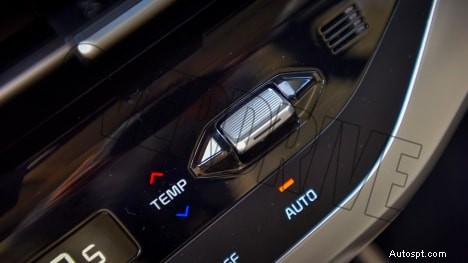 Kia Carens Luxury Plus 2022 – 7 places, moteur de 1,5 L, intérieur automatique à 6 vitesses 
