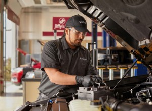Comment les batteries de voiture alimentent votre véhicule :informations scientifiques et conseils d entretien 