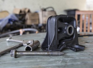 Comment résoudre une panne de support moteur MINI :guide de réparation expert 