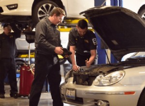 Le cliquetis du moteur expliqué :causes courantes et solutions rapides pour votre voiture 