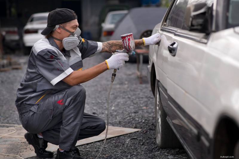 Comment réparer les éclats de peinture sur votre voiture :solutions faciles à faire soi-même et options professionnelles 