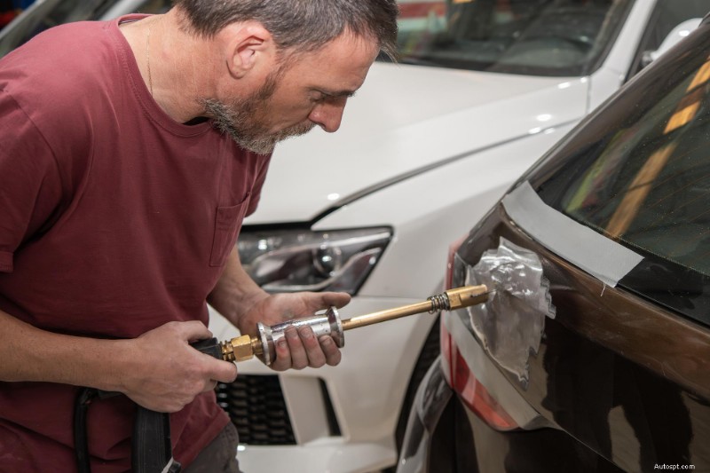 Guide d expert :Comment éliminer les bosses causées par la grêle sur votre voiture 