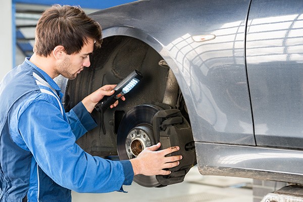 Services experts de réparation automobile à Atlanta – Solutions de freinage et d’entretien fiables 