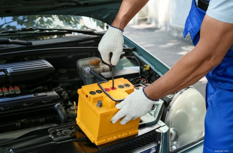 La batterie de la voiture fait des étincelles lors de la connexion ? Pourquoi c est sûr et comment le gérer 