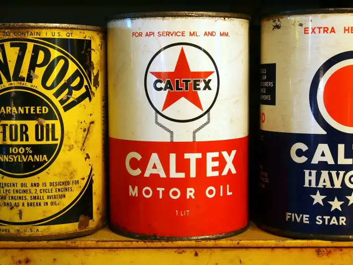 Mélanger de l’huile moteur de voiture de différentes marques :ce que vous devez savoir 