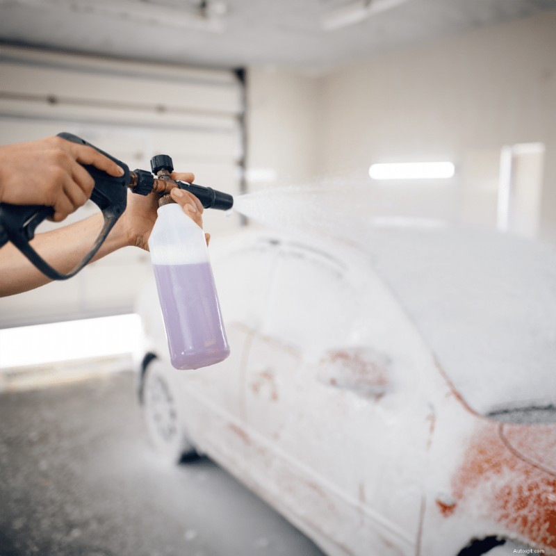 La mousse de neige expliquée :nettoyez votre voiture en toute sécurité grâce à la science 