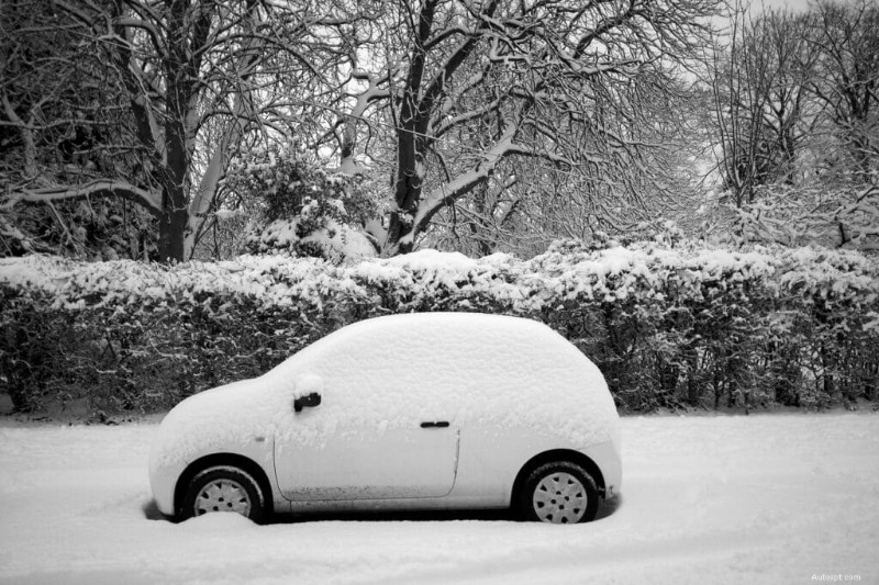 Guide d’experts pour protéger la peinture de votre voiture pendant l’hiver 