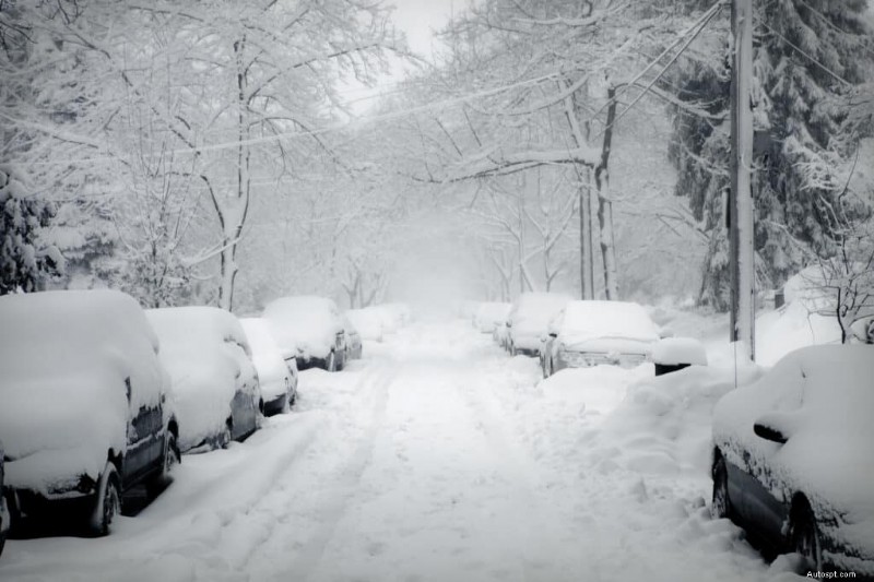 Guide d’experts pour protéger la peinture de votre voiture pendant l’hiver 