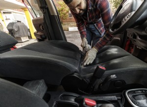 Nettoyage intérieur de voiture sans effort :conseils pour éliminer le lait renversé 